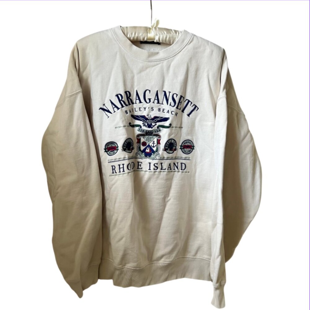 Brandy Melville Women's Rhode Island Cream Crewneck